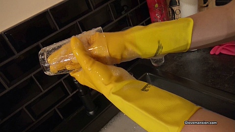 Soapy dishwashing fun